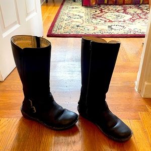 Black leather Ugg boots